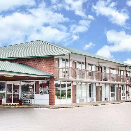 Days Inn By Wyndham Newport Exterior foto